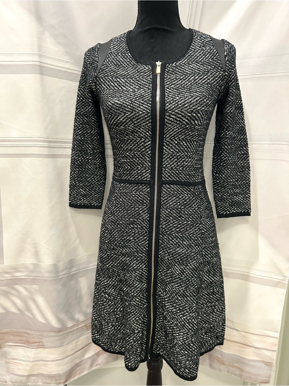 Ann Taylor Black and White Herringbone Women’s Zip-Front Long Sleeve Dress XSP